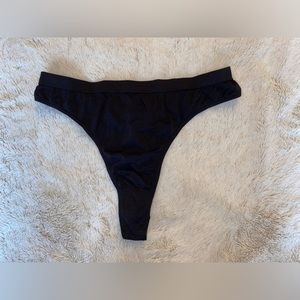 VICTORIA’S SECRET VS VINTAGE Y2K 1999 SEAMLESS STRETCH THONG PANTY BLACK NWOT